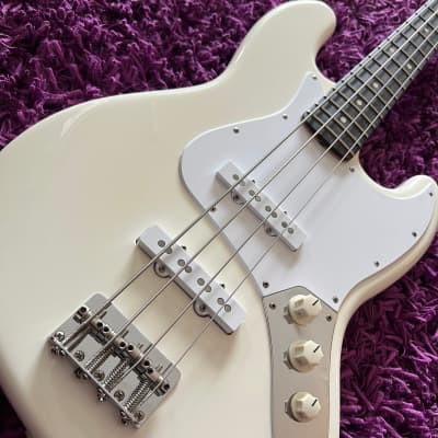 2019 Fender American Performer Jazz Bass Arctic White image 3