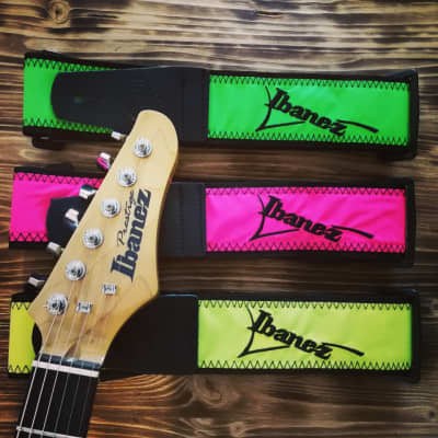 Neon pink guitar deals strap