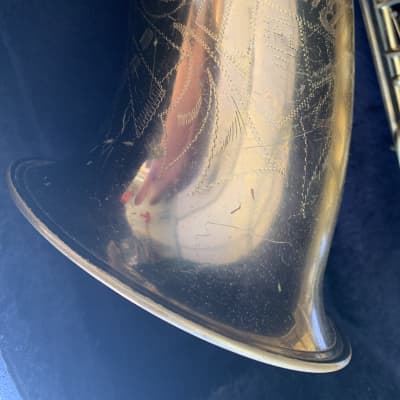 The Buescher Aristocrat Art Deco series I 1937 tenor saxophone with case image 4
