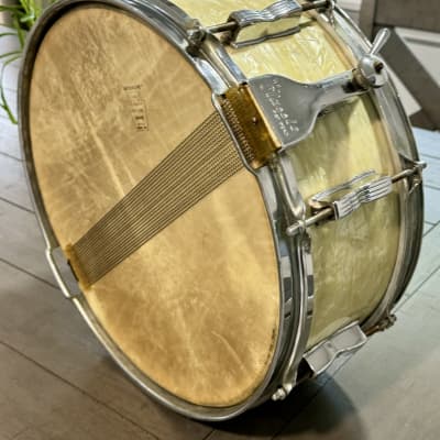 WFL No. 900 Buddy Rich Super Classic 5.5x14" 8-Lug Snare Drum with P-87 Strainer 1948 - 1959 - White Marine Pearl image 5