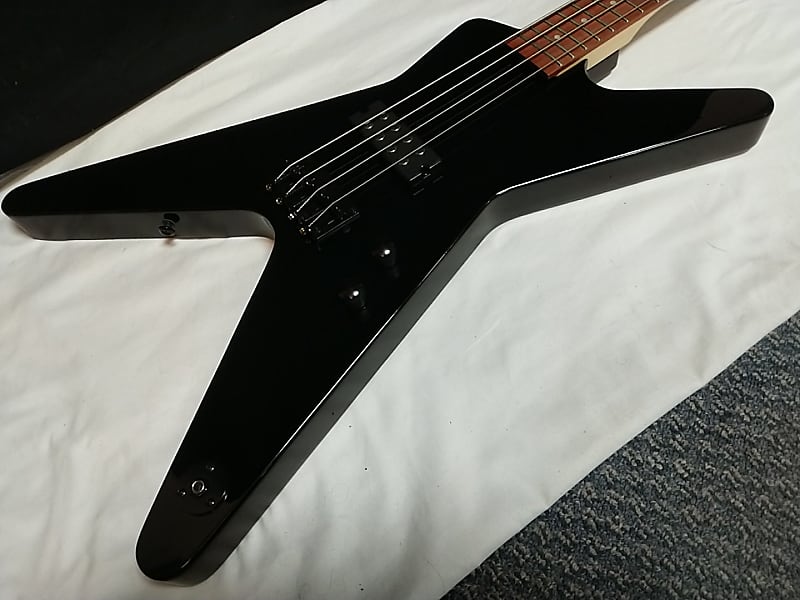 DEAN ML Metalman Classic Black 4-string BASS guitar w/ Hard Case