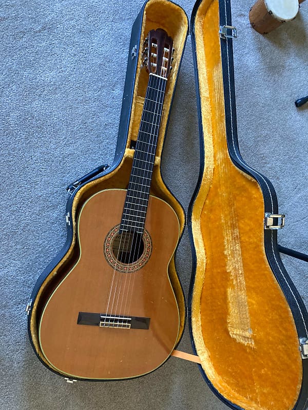 Zen-On GuitarsのGuitar ABE GUT 63D Zen-on Abe Gut 63S 1970's Cedar Top Classical Guitar | Reverb
