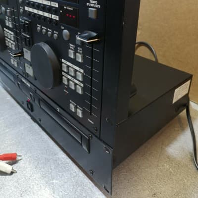 【希少】TASCAM CD-302 Dual CD player CD-302 | Dual Deck DJ CD System | TASCAM | International Website