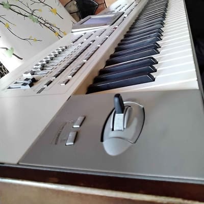 Korg Pa2X Pro 76-Key Professional Arranger Keyboard 2000s - Silver