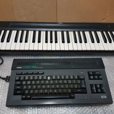 Yamaha CX5M MUSIC COMPUTER & YK 20 KEYBOARD