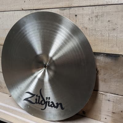 Zildjian 16" A Series Medium Thin Crash Cymbal 1982 - 2012 - Traditional image 10
