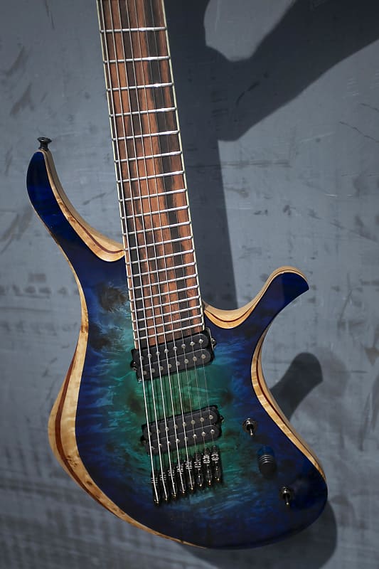 Skervesen Swan 8 Custom Made 8 String Fanned Electric Guitar