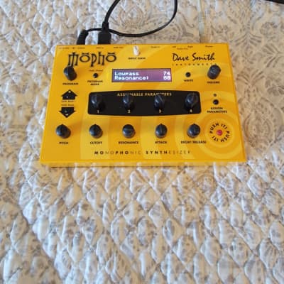 Dave Smith Instruments Mopho Desktop Monophonic Synthesizer 2008 - 2016 Yellow