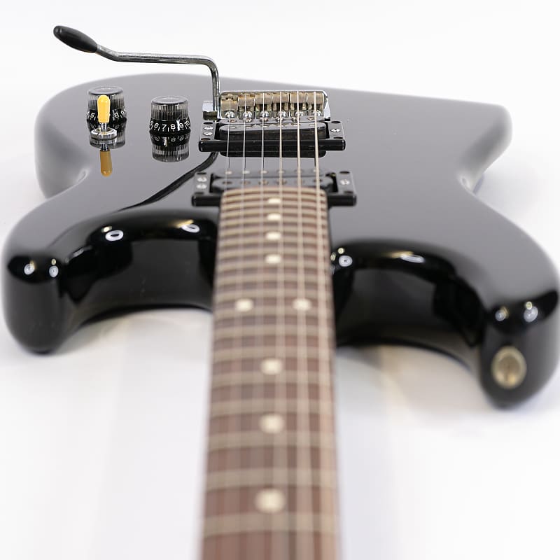 Mid 90s Yamaha STH-400R Super Strat Black w/ Hardshell Case