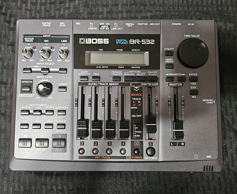 Boss BR-532 Digital Studio Compact 4-Track Recorder