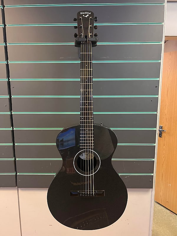 【カーボン製】black birds lucky13【アコースティックギター】 Blackbird Lucky 13 - CR Guitars