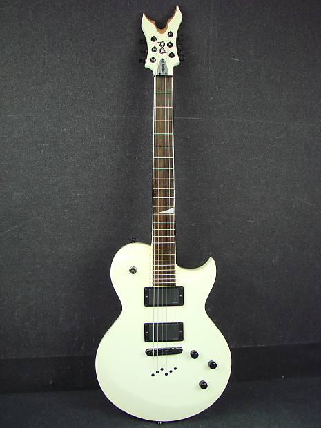 Peavey PXD Odyssey II White Finish Electric Guitar