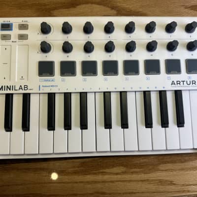 Arturia MiniLab MkII 25-Key MIDI Controller White