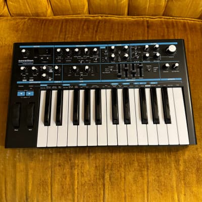 Novation Bass Station II 25-Key Monophonic Synthesizer 2013 - Present - Black- MINT COND.