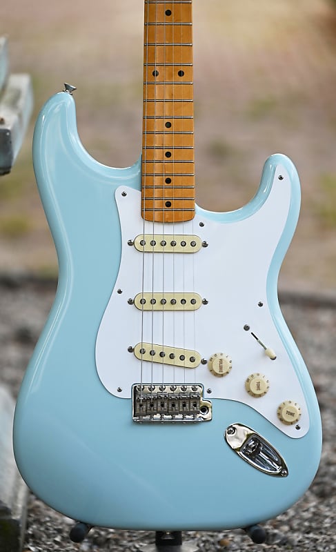 ギター Fender Vintera 50's Stratocaster Mod Fender MEX Vintera '50s Stratocaster Modified (Daphne Blue