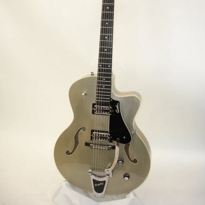Godin 5th Avenue Uptown LTD with TV Jones Pickups Electric Guitar, Silver/Gold w/ Tric Case image 2