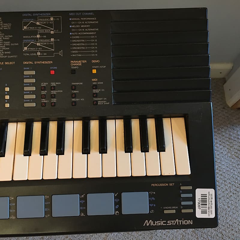 SHELLY　YAMAHA PortaSound PSS−680 Yamaha PSS-680 demo song - 1988 PortaSound MusicStation FM