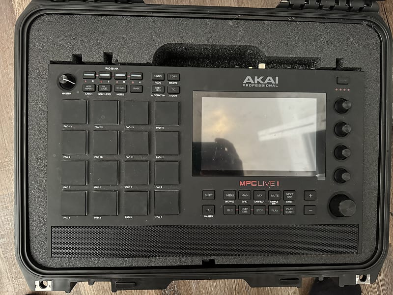 Akai MPC Live II w/upgraded HDD and SKB case Standalone Sampler / Sequencer 2020 - Present - Black image 1