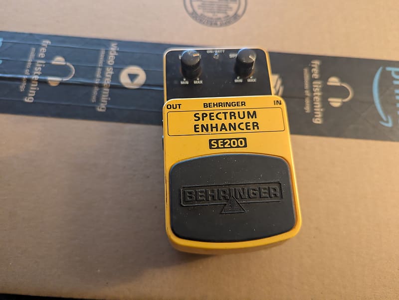 Behringer SE200 Spectrum Enhancer