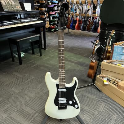 Squier Contemporary Stratocaster Special HT 2021 - Present - Pearl White image 1