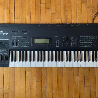Yamaha SY77 Synthesizer image 1