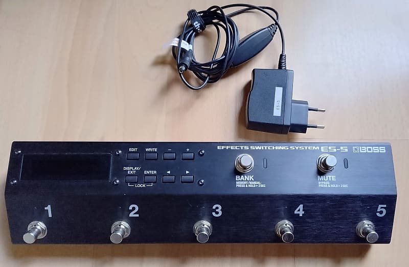 Boss ES-5 Effects Switching System