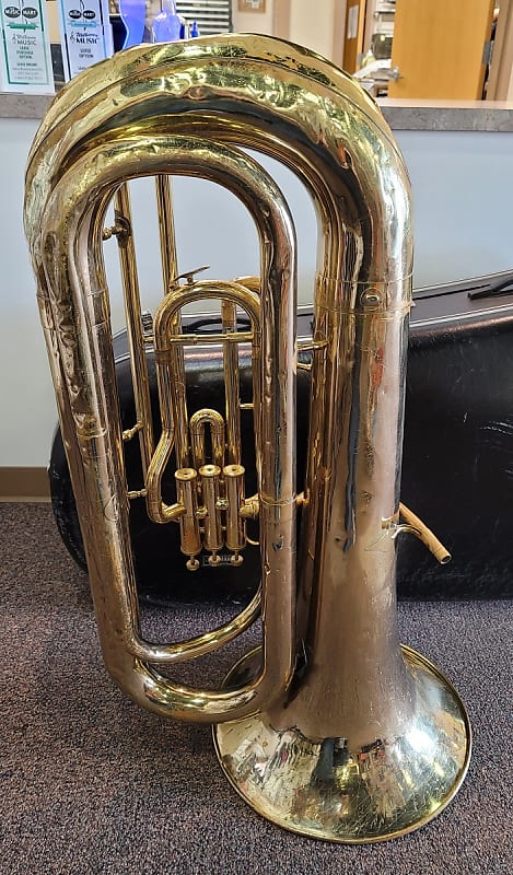 Used Yamaha YBB201 3-Valve Lacquer Tuba with case | Reverb