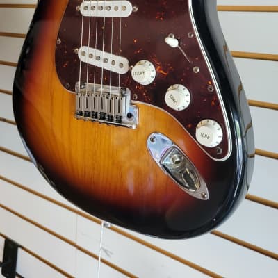 Fender American Standard Stratocaster with Rosewood Fretboard 1998 - 2000 - 3-Color Sunburst image 3