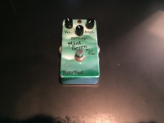 ギター BearFoot Mint Green Mini Vibe BearFoot Mint Green Mini Vibe Guitar Pedal - YouTube