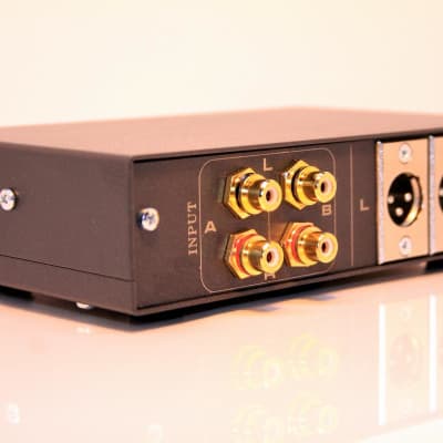 2-Way RCA to XLR Analog Audio Studio Signal Line Precision Monitor Controller image 2