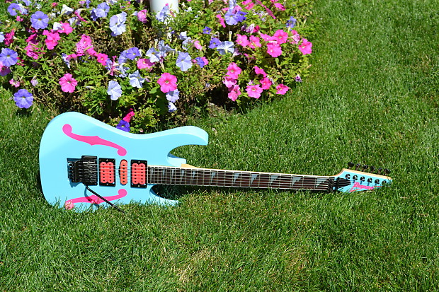 Paul gilbert pink guitar deals