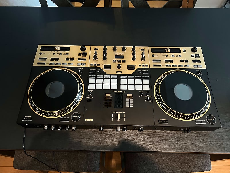 Pioneer DJ DDJ-REV7-N Professional DJ Controller for Serato DJ Pro in  Limited-Edition Gold