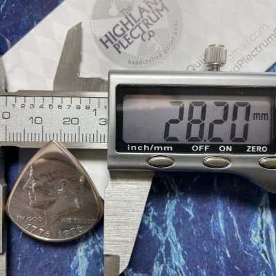 The Highland Plectrum Co. One 1976 USA Bicentennial Kennedy Half Dollar Coin Pick/Plectrum image 3