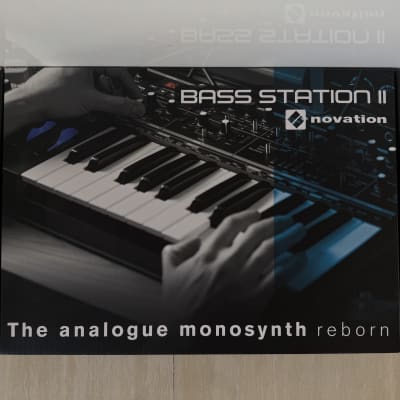 Novation Bass Station II 25-Key Monophonic Synthesizer 2013 - Present - Black