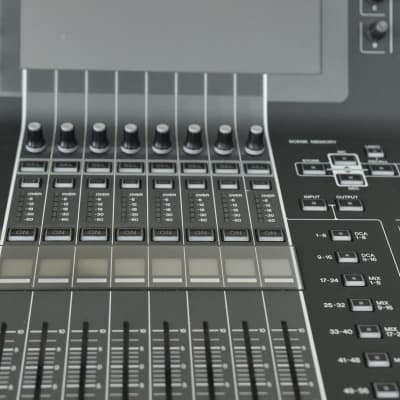 Yamaha CL5 72-Channel Digital Mixing Console CG00X1M image 7