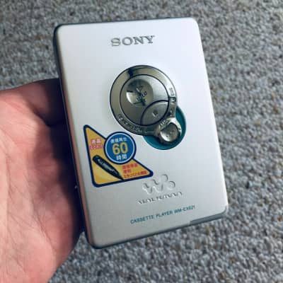 Sony WM-EX621 Walkman Cassette Player, Beautiful Silver Shape ! Tested & Working ! image 2
