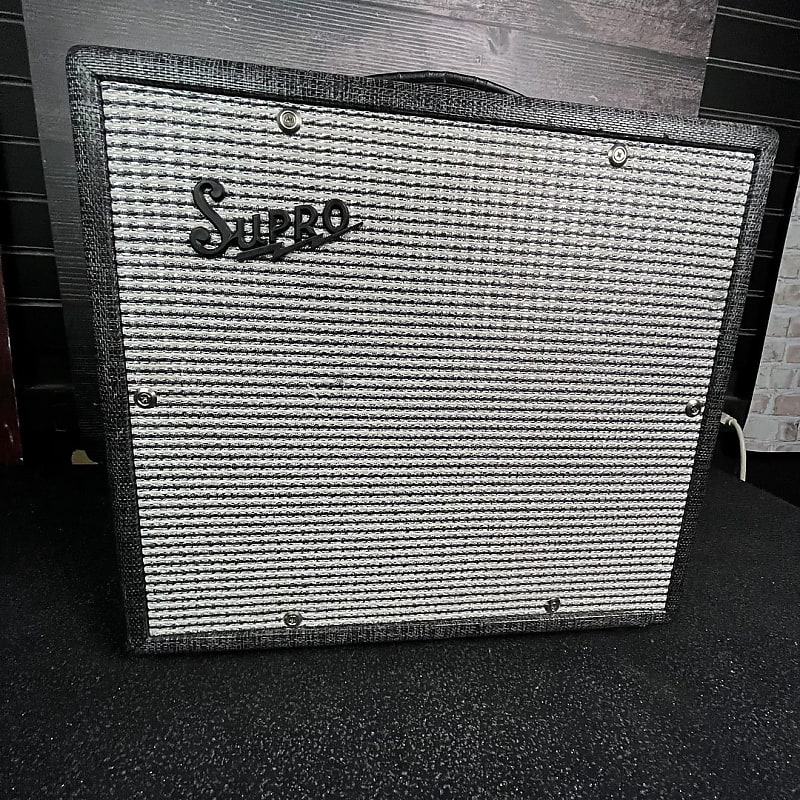 Supro SUPRO 1610RT COMET 14 WATT TUBE COMBO Guitar Combo Amplifier (Columbus, OH) image 1