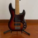 Fender American Deluxe Precision Bass V with Maple Fretboard 2000 - 2001 3-Color Sunburst