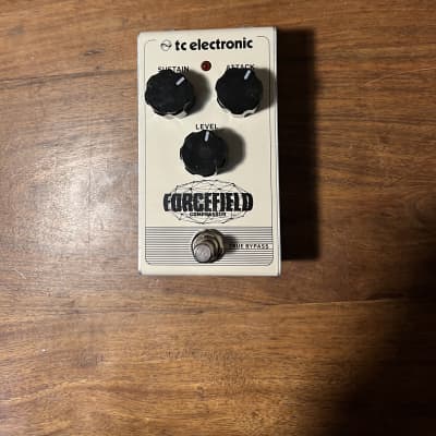 TC Electronic Force feild  White for sale