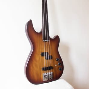 Maton jb4 bass on sale for sale