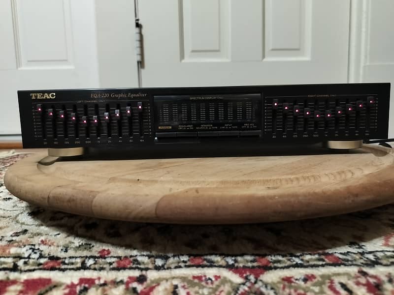 TEAC EQA-220 Graphic Equalizer 1990-95  			