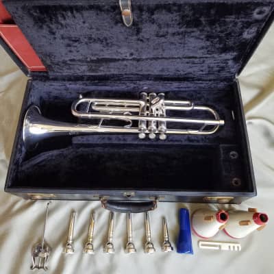 Getzen Severinsen Model Eterna 900S Trumpet 1968-1971 w/hard case, mouthpieces, mutes, & lyre image 17