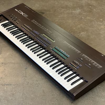 Rare YAMAHA DX5 Digital Programmable Algorithm Synthesizer Japan