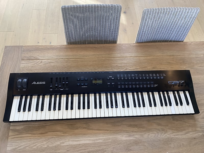 Alesis QS7 Electronic Keyboard Synthesiser Reverb
