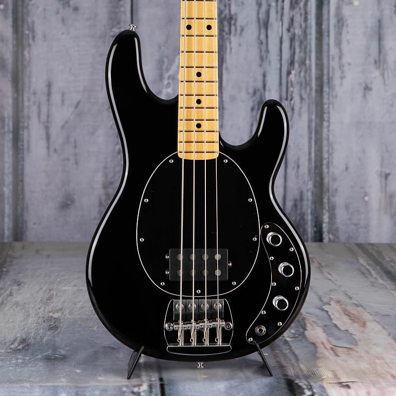 ERNIE BALL MUSIC MAN StingRay ベース ケース付き ERNIE BALL MUSIC MAN StingRay ベース ケース付き