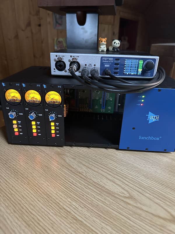 API 312 500 Preamps (3) + Lunchbox image 1