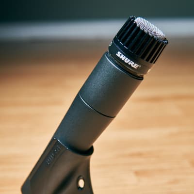 Shure SM57 Cardioid Dynamic Instrument with Microphone Mic Clip NEW!
