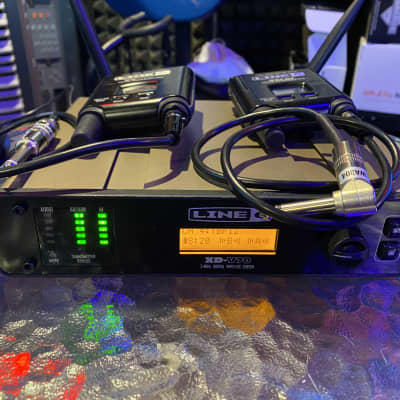 Line 6 XD-V70 Digital Wireless Guitar System with 2 Transmitters. image 1