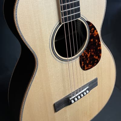 Larrivee OO-40R Custom Large Soundhole Concert Acoustic Guitar Natural w/ Case image 5