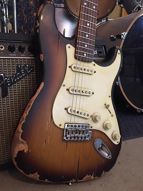 Heavy Relic Squier Affinity Stratocaster Antique Tobacco
